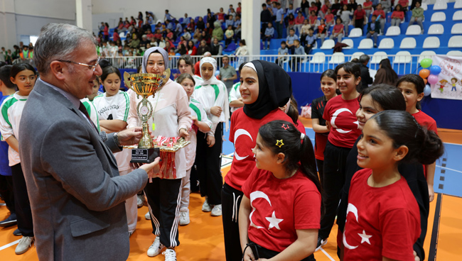Hacılar Belediye Başkanı Bilal Özdoğan, ilçede düzenlenen Geleneksel Çocuk Oyunları Festivali'ni ziyaretinde hangi mesajları verdi? 