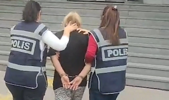 KAYSERİ’DE HIRSIZLIK SUÇUNDAN 70 YIL HAPİS CEZASI BULUNAN KADIN YAKALANDI!