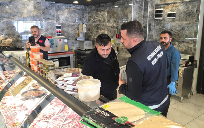 KOCASİNAN’DA KURBAN BAYRAMI ÖNCESİ KASAPLAR MERCEK ALTINDA