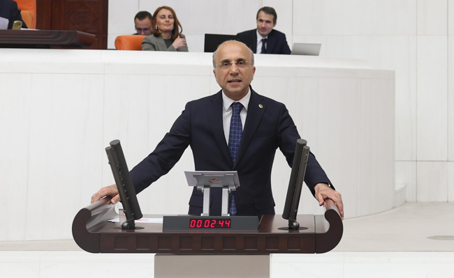 CHP’li Aşkın Genç’ten Enerji Bakanlığı’na ‘asfalt’ tepkisi 