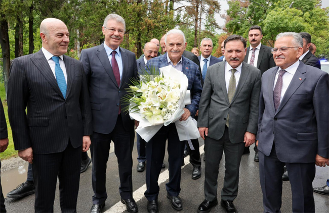 SON BAŞBAKAN KAYSERİ ŞEKER’DE