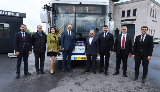 BAŞKAN BÜYÜKKILIÇ, ELEKTRİKLİ OTOBÜSÜN TEST SÜRÜŞÜNE KATILDI: TOPLU TAŞIMADA YEŞİL DÖNÜŞÜM