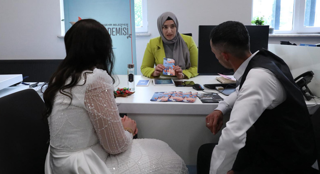 İLK ADIM ÇİFTLERDEN, BİR ÖMÜR DESTEK BÜYÜKŞEHİR AİLE AKADEMİSİ’NDEN