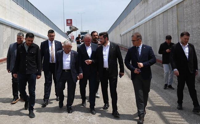 BAŞKAN BÜYÜKKILIÇ: “ŞEHRİMİZİN ULAŞIM KONFORUNU ARTTIRMAK İÇİN GECE GÜNDÜZ DEMEDEN ÇALIŞIYORUZ”