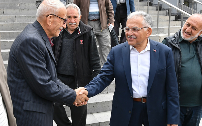 BAŞKAN BÜYÜKKILIÇ, BABA OCAĞI DEVELİ’DE HEMŞEHRİLERİ İLE BAYRAMLAŞTI