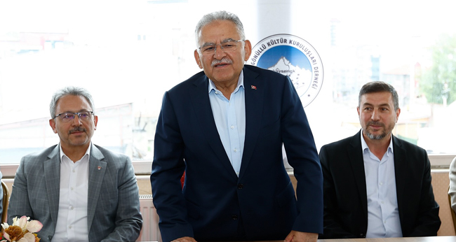 BAŞKAN BÜYÜKKILIÇ, GÖNÜLLÜ KÜLTÜR KURULUŞLARI TEMSİLCİLERİ İLE BAYRAMLAŞTI
