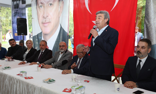 AK Parti MKYK üyesi ve Kayseri Milletvekili Dursun Ataş Talas Teşkilatı Bayramlaşma Programında konuştu
