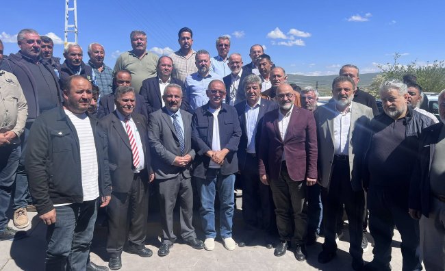 Dursun Ataş  önceki dönem Çevre ve Şehircilik Bakanı Özhaseki ile, Sinan Burhan'ın Oğlunun Askerlik Yemeğine Katıldı