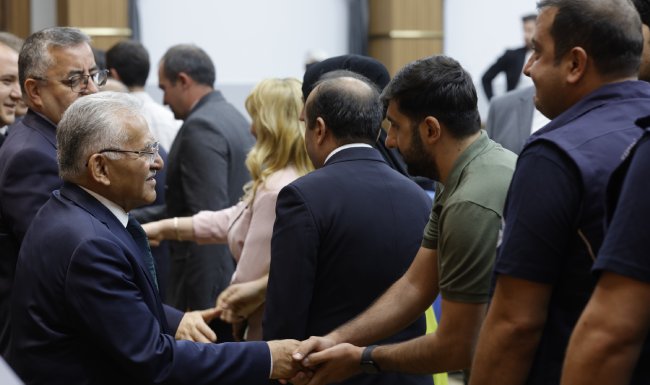 BAŞKAN BÜYÜKKILIÇ’TAN PERSONELE TEŞEKKÜR: “BİZ BÜYÜK BİR AİLEYİZ”