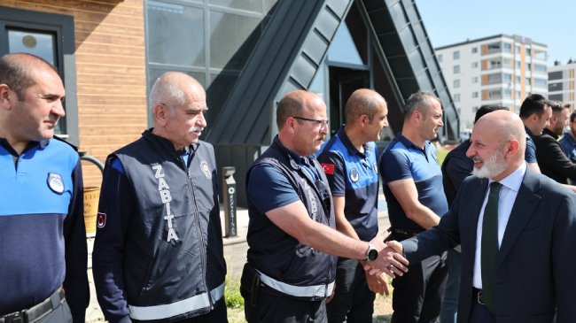 BAŞKAN ÇOLAKBAYRAKDAR, MESAİ ARKADAŞLARIYLA BAYRAMLAŞTI