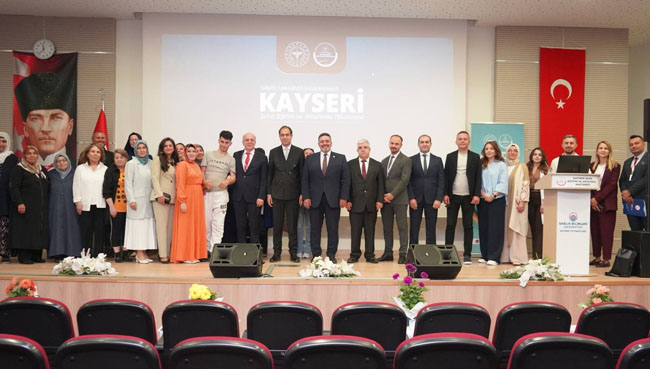 Kayseri Şehir Hastanesi’nde Bir İlk: ASUDE Aile Okulu’nun İlk Mezunları Belgelerini Aldı