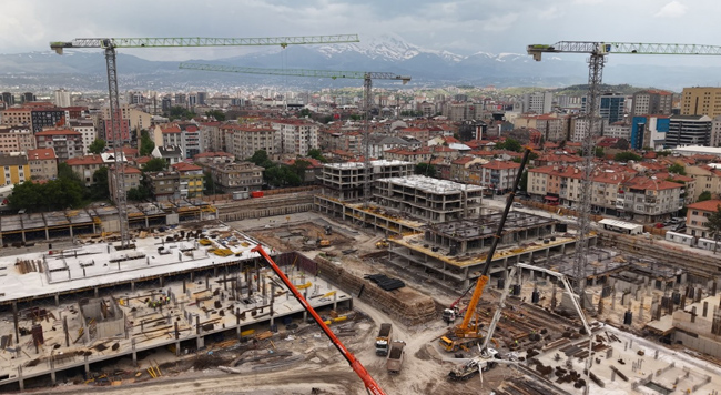 BÜYÜKŞEHİR’İN SAHABİYE’DE 4,5 MİLYAR TL’LİK DEV DÖNÜŞÜMÜ HIZLA YÜKSELİYOR