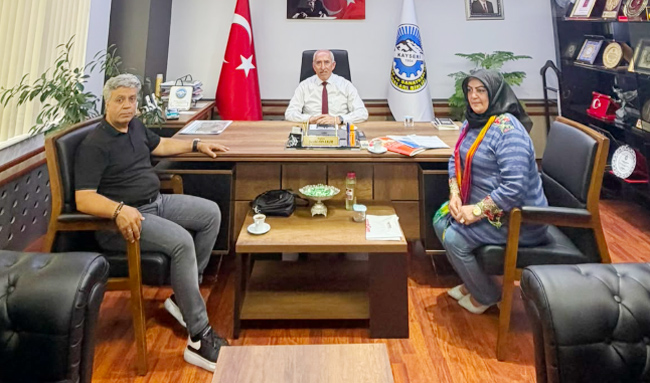 KESOB Başkanı Şeyhi Odakır’a Necla Özmerdivenli ve Gazeteci Mustafa Duran’dan Hayırlı Olsun Ziyareti