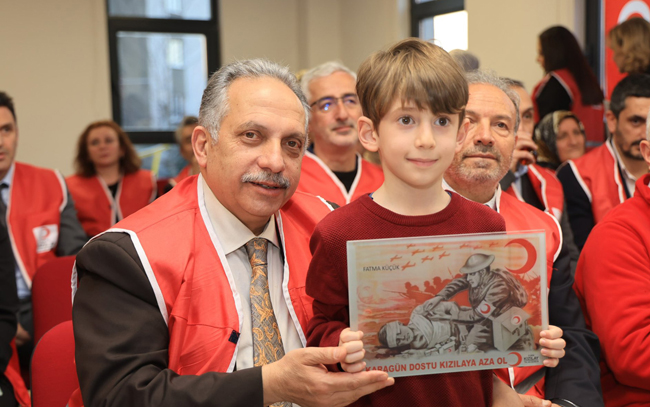 158 YILLIK İYİLİK ÇINARI, TALAS’TA KÖK SALIYOR