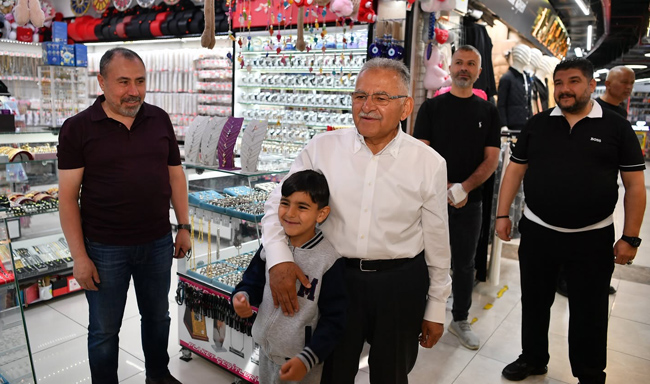 BAŞKAN BÜYÜKKILIÇ’TAN YERALTI ÇARŞISI’NA ZİYARET