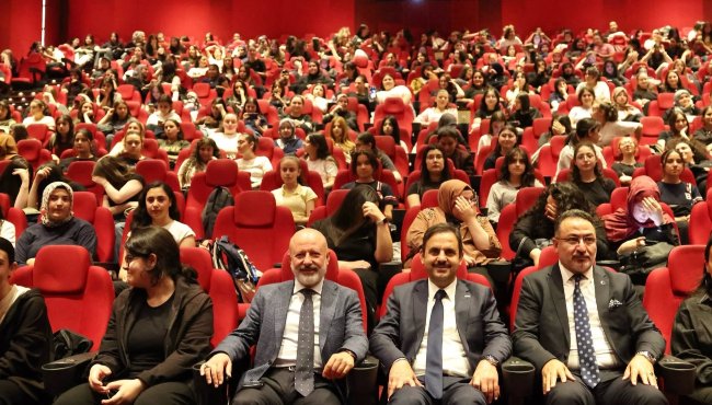 KOCASİNAN’DA 7 BİN ÖĞRENCİ “BİR ADAM YARATMAK” FİLMİYLE KÜLTÜR VE SANATLA BULUŞTU