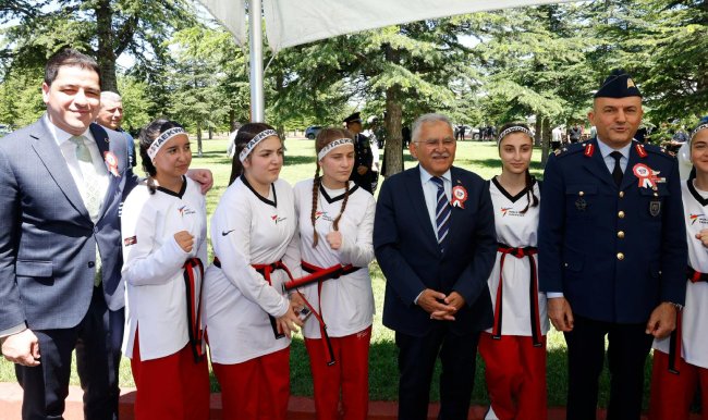 BAŞKAN BÜYÜKKILIÇ: “BAYRAĞIMIZIN ÖZGÜRCE DALGALANMASINDA JANDARMAMIZIN FEDAKÂRLIĞI VAR”