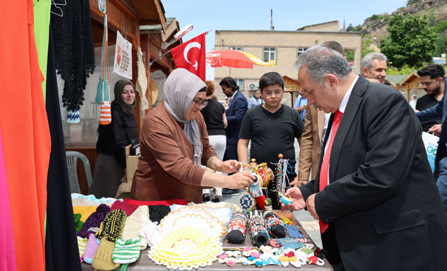 BU PAZAR TALAS'IN İKİNCİ MAHARETLİ ELLERİ