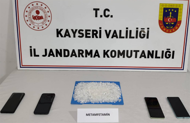 KAYSERİ'DE UYUŞTURUCU OPERASYONU: 524 GRAM METAMFETAMİN ELE GEÇİRİLDİ