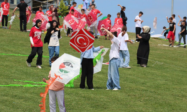 Kayseri'de Geleneksel Uçurtma Şenliği Düzenleniyor