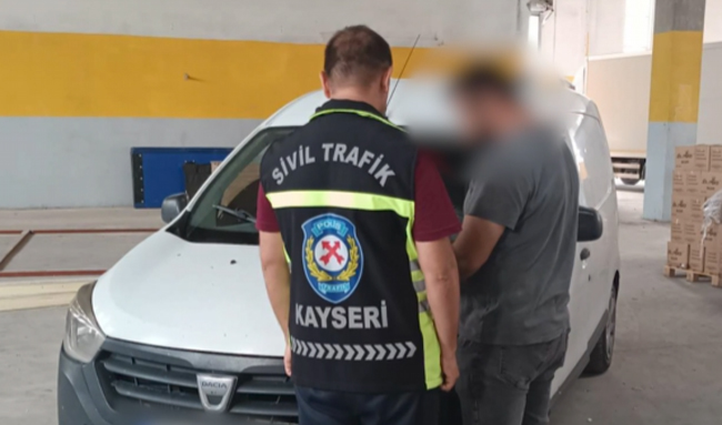 Kayseri Polisi Trafikte Kural Tanımayan Sürücülere Göz Açtırmadı
