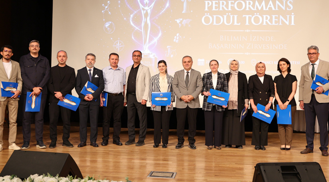 ERÜ’de “2025 Yılı Araştırma Performans Ödül Töreni” Düzenlendi