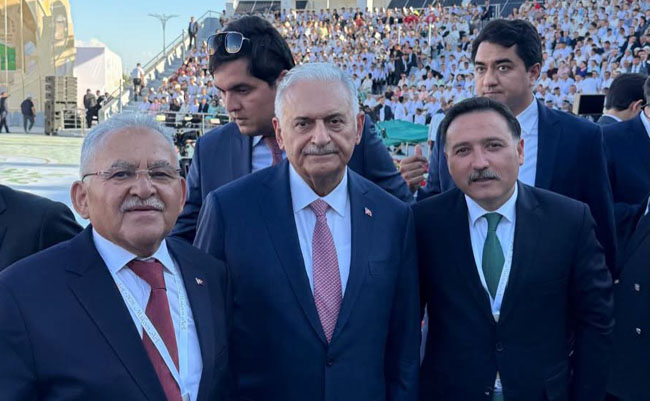 BAŞKAN BÜYÜKKILIÇ İLE VALİ ÇİÇEK, ÖZBEKİSTAN’DA ONUR KONUĞU OLARAK KAYSERİ’Yİ TEMSİL ETTİ