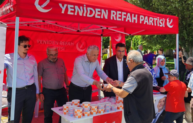 Talas’ta Muharrem Ayı Bereketi: Yeniden Refah Partisi’nden Aşure İkramı Birlik, Beraberlik ve Paylaşma Ruhu Talas’ta Yaşatıldı