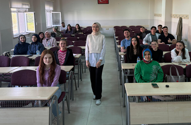 ERÜ'de Bir İlk: Yapay Zeka Okuryazarlığı Dersleri
