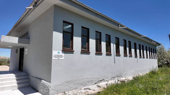 KIRSALA BÜYÜKŞEHİR DOKUNUŞU SÜRÜYOR: PINARBAŞI İLÇESİ KAYNAR MAHALLESİ TAZİYE EVİ YENİLENDİ