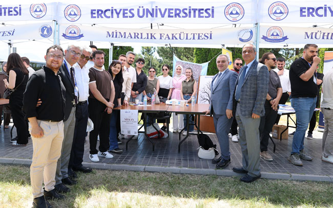 ERÜ Mezunları Yeniden Kampüste Bir Araya Geldi