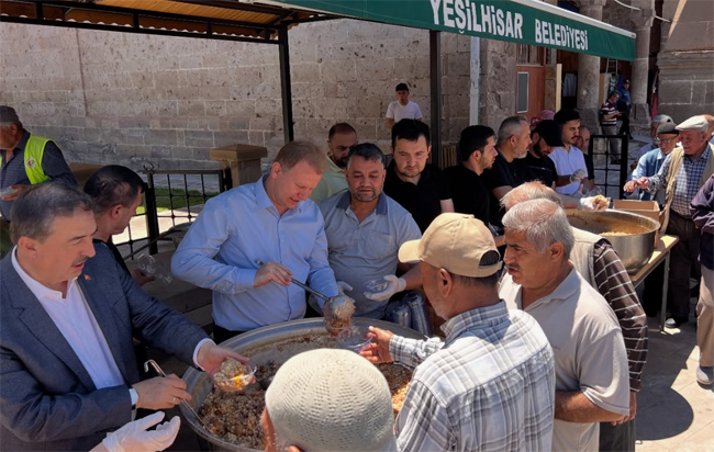 Yeşilhisar'da Aşure Bereketi Paylaşıldı