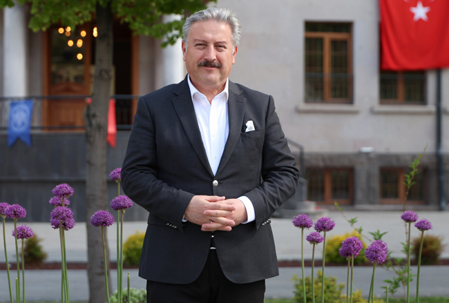MELİKGAZİ BELEDİYESİ’NDEN GELECEĞİN SANATÇILARINA BÜYÜK DESTEK!