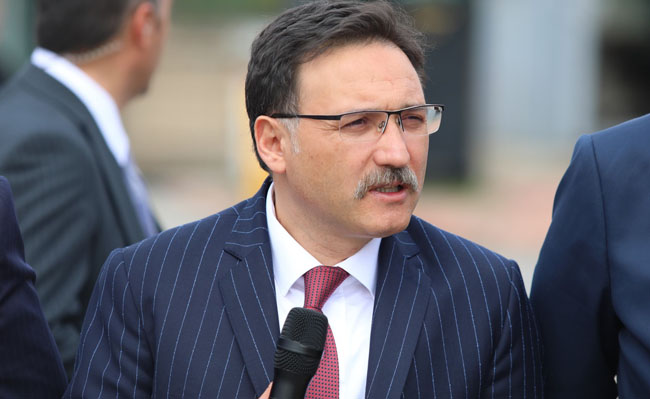 Kayseri Valisi Gökmen Çiçek, Kocasinan Jeotermal Kaynaklı Sera Tarıma Dayalı İhtisas Organize Sanayi Bölgesi'nde çalışmaların tüm hızıyla devam ettiğini açıkladı.