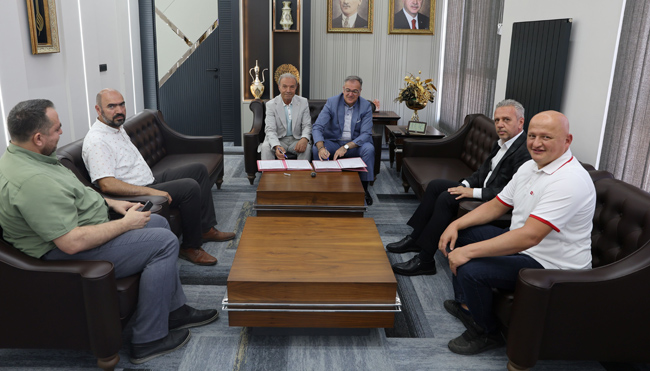 HACILAR’DA ESKİ KIYAFETLER UMUDA DÖNÜŞECEK  KIZILAY İLE ANLAMLI İŞBİRLİĞİ