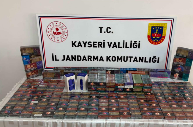 KAYSERİ'DE JANDARMADAN KAÇAKÇILIK OPERASYONU: 10 BİN ELEKTRONİK SİGARA KARTUŞU ELE GEÇİRİLDİ