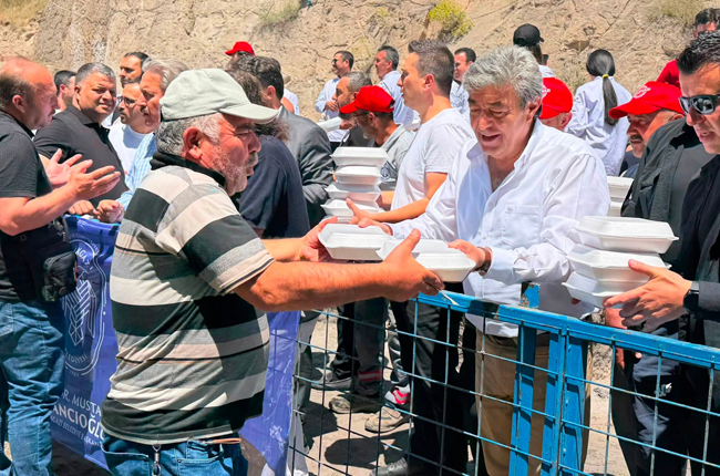 Dursun Ataş, Mimarsinan Pilav Etkinliği'nde Vatandaşlarla Buluştu