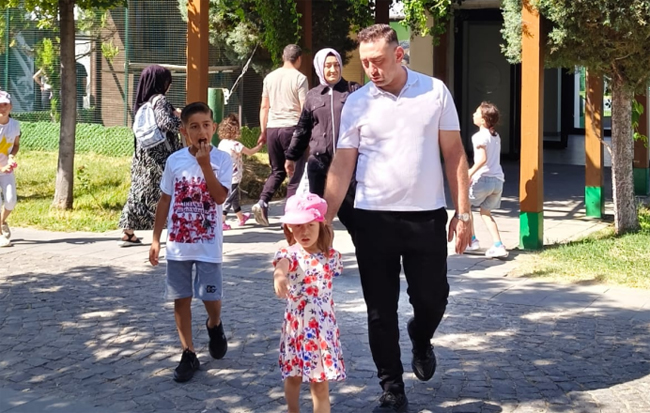  KAYSERİ BÜYÜKŞEHİR’İN 15 TEMMUZ’DA ÜCRETSİZ HİZMETİ YOĞUN İLGİ GÖRDÜ: HAYVANAT BAHÇESİNİ 6 BİN KİŞİ ZİYARET ETTİ