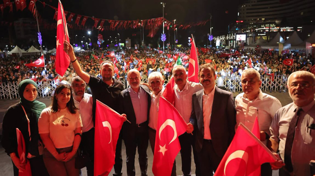 BAŞKAN ÇOLAKBAYRAKDAR'DAN MİLLİ İRADEYE SAHİP ÇIKAN KAYSERİLİLERE TEŞEKKÜR
