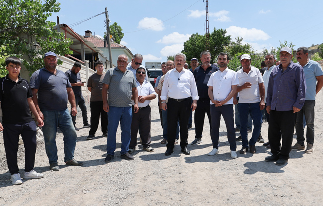SARIMSAKLI MAHALLESİ'NDE HİZMET RÜZGARLARI ESİYOR