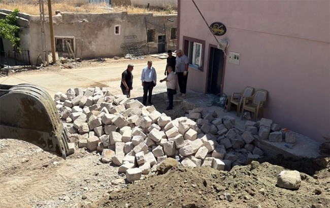 Yeşilhisar'da Heyelan Sonrası Hasarlı Duvar Yenilendi