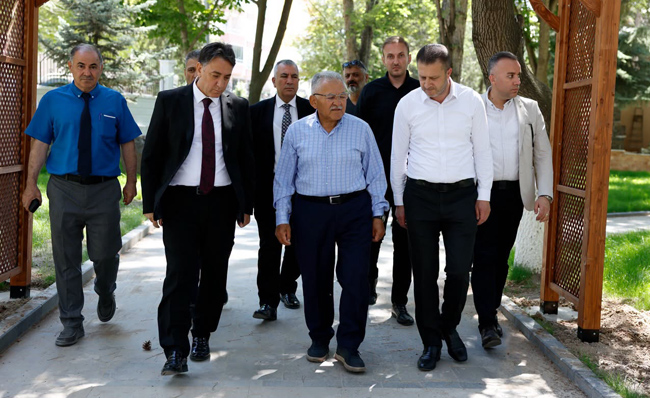 BAŞKAN BÜYÜKKILIÇ’TAN DEVELİ’YE YAKIN TAKİP: ELBİZ PARKI YENİLENİYOR