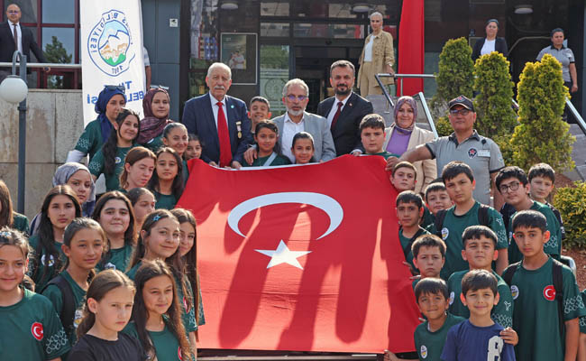 KIBRIS'IN CANLI TANIĞI KAYSERİLİ GENÇLERLE BULUŞTU