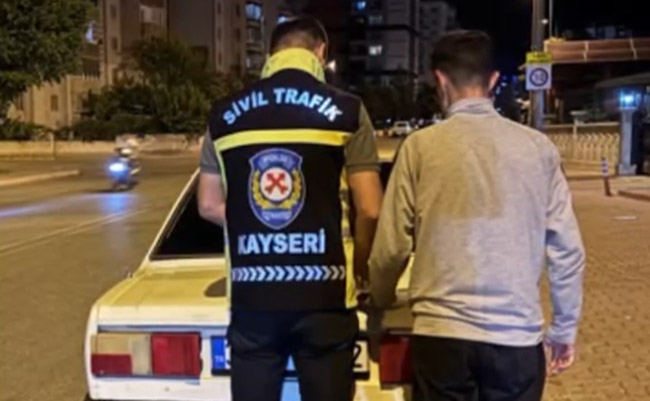Kayseri'de Trafik Magandalarına Geçit Yok! 1 Haftada Bin 479 Sürücüye İşlem, Drift ve Çakara Ağır Ceza