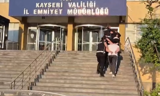 İŞ İNSANI ALAADDİN ÇAĞLIKÖSE'YE BIÇAKLI SALDIRI OLAYININ SANIĞI YAKALANDI!