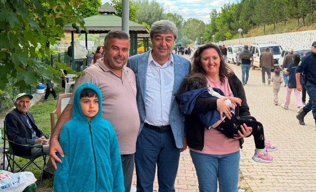 AK Parti Kayseri Milletvekili Dursun Ataş, Kesdoğan Gilaburu Şenliği'nde Vatandaşlarla Buluştu