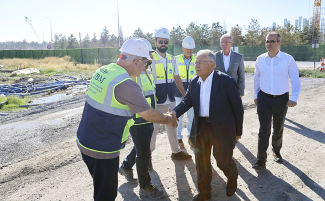 KARTAL KAVŞAĞI’NDA İNCELEMELERDE BULUNAN BÜYÜKKILIÇ: “YÜZDE 40’LARIN ÜZERİNE ÇIKMIŞ DURUMDAYIZ”