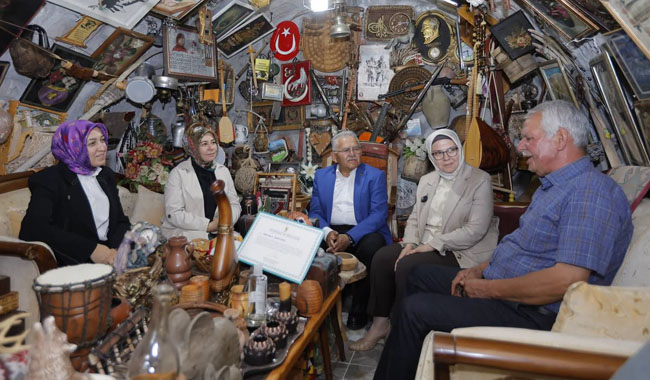 BAŞKAN BÜYÜKKILIÇ’TAN HACILAR’DA GÖNÜL BULUŞMALARI: EV ZİYARETİNDEN ESNAF TURUNA, TAZİYE ZİYARETİNDEN NOSTALJİ DURAĞINA