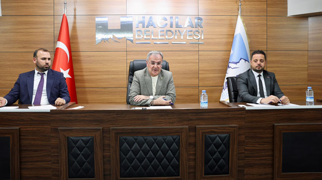 BAŞKAN ÖZDOĞAN: “BUGÜNÜN DEĞİL, YARININ HACILAR’INI İNŞA EDİYORUZ”