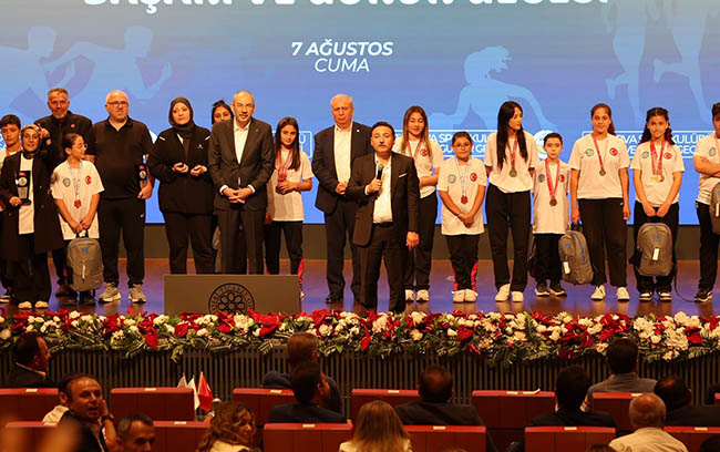VALİ ÇİÇEK, 73 ERVA SPOR KULÜBÜNÜN HÂMİLERİYLE BULUŞTU!